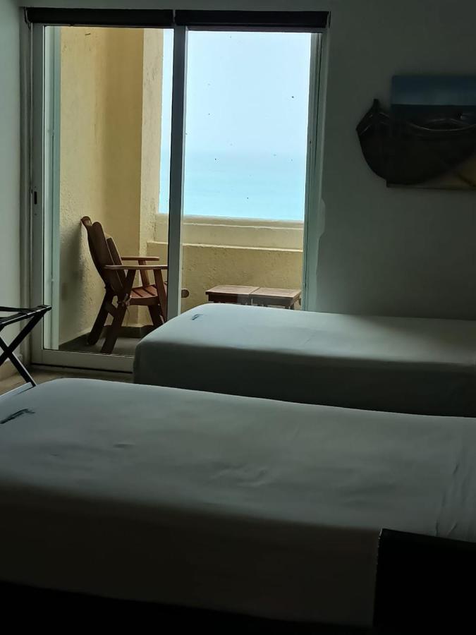 Capitan Suites Sea View Канкун Екстериор снимка