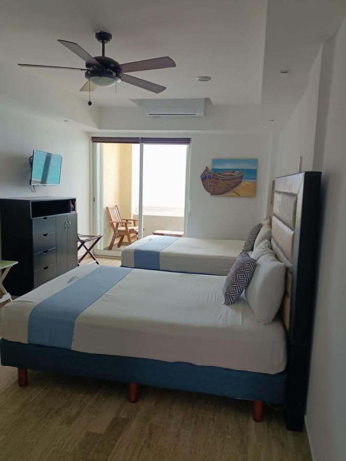 Capitan Suites Sea View Канкун Екстериор снимка