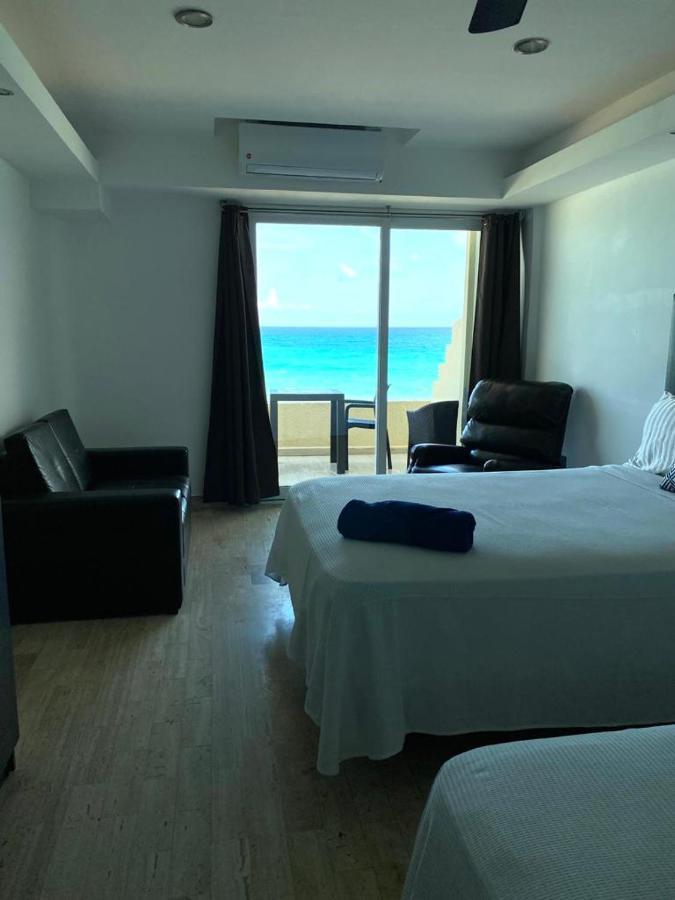 Capitan Suites Sea View Канкун Екстериор снимка